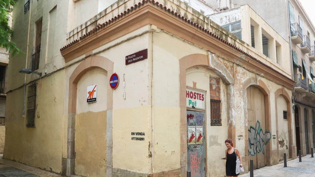 Hostes Potau anirà a terra per donar sortida als terrenys del carrer del Vidre de Reus