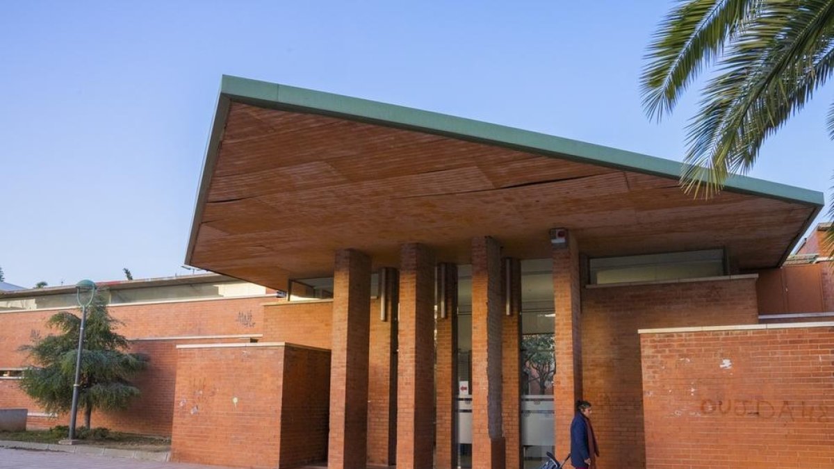 La Biblioteca de Torreforta cierra unos días por amenazas a una trabajadora