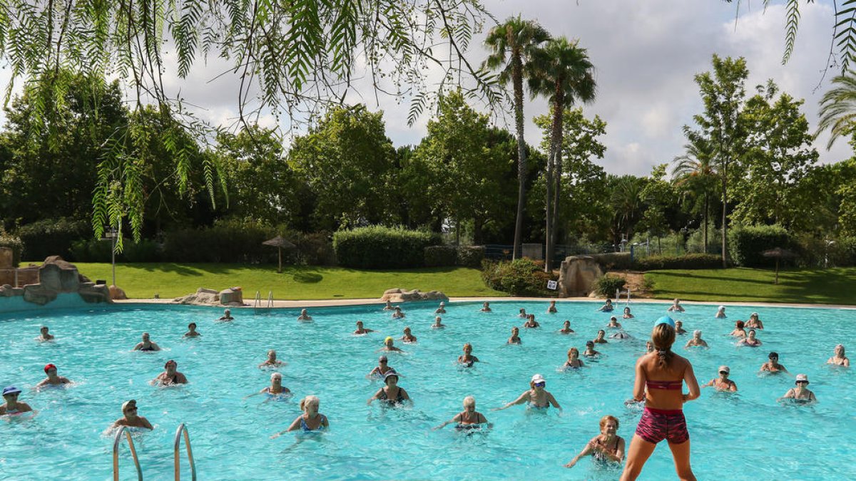 L'aiguagim trasllada l'exercici a les piscines municipals de Reus a l'agost