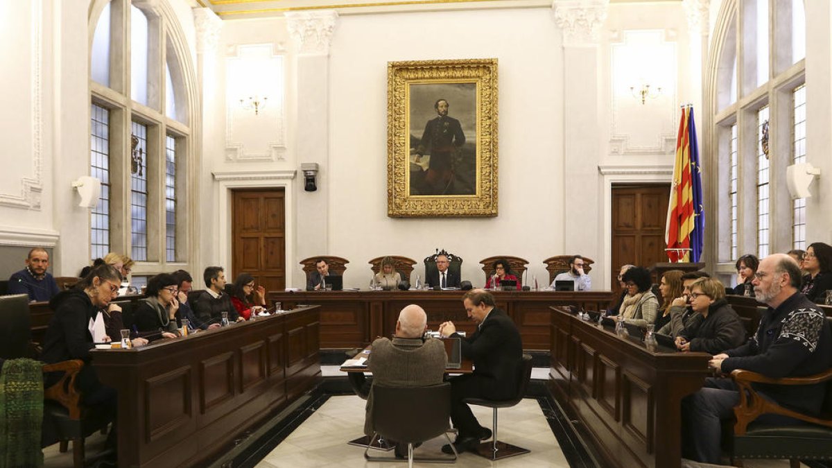 lleno extraordinario, Ayuntamiento Reus, diciembre, presupuestos, ordenanzas fiscales, 2020, carles pellicer