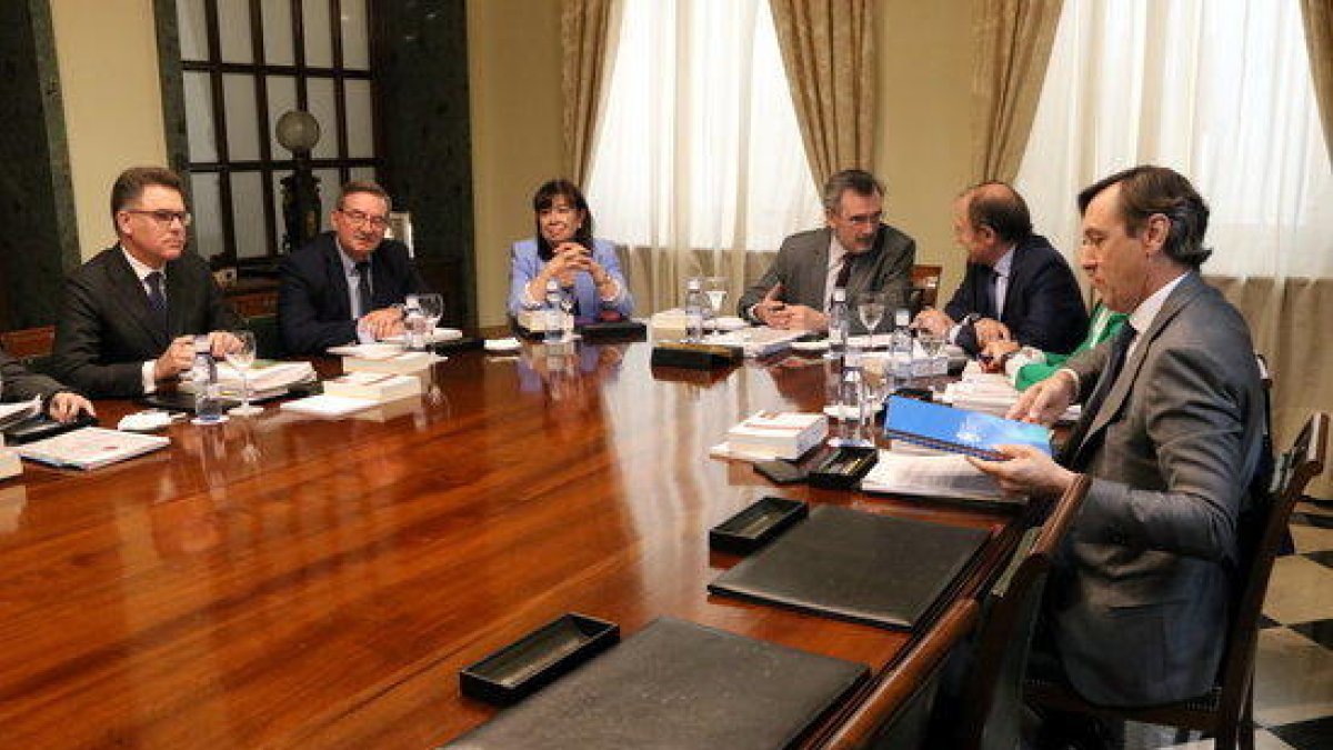 Plano general de la reunión de la Mesa del Senado este 29 de mayo.