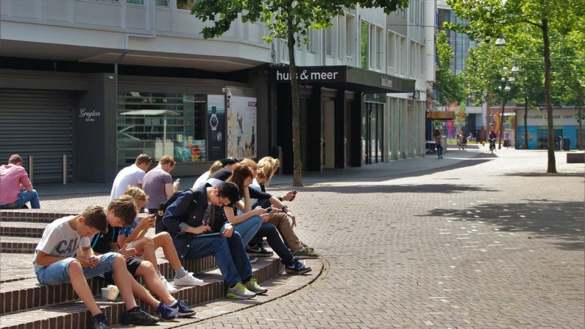 Detectan a menores de un instituto de Granada gravándose con el reto del «juego de la muerte»