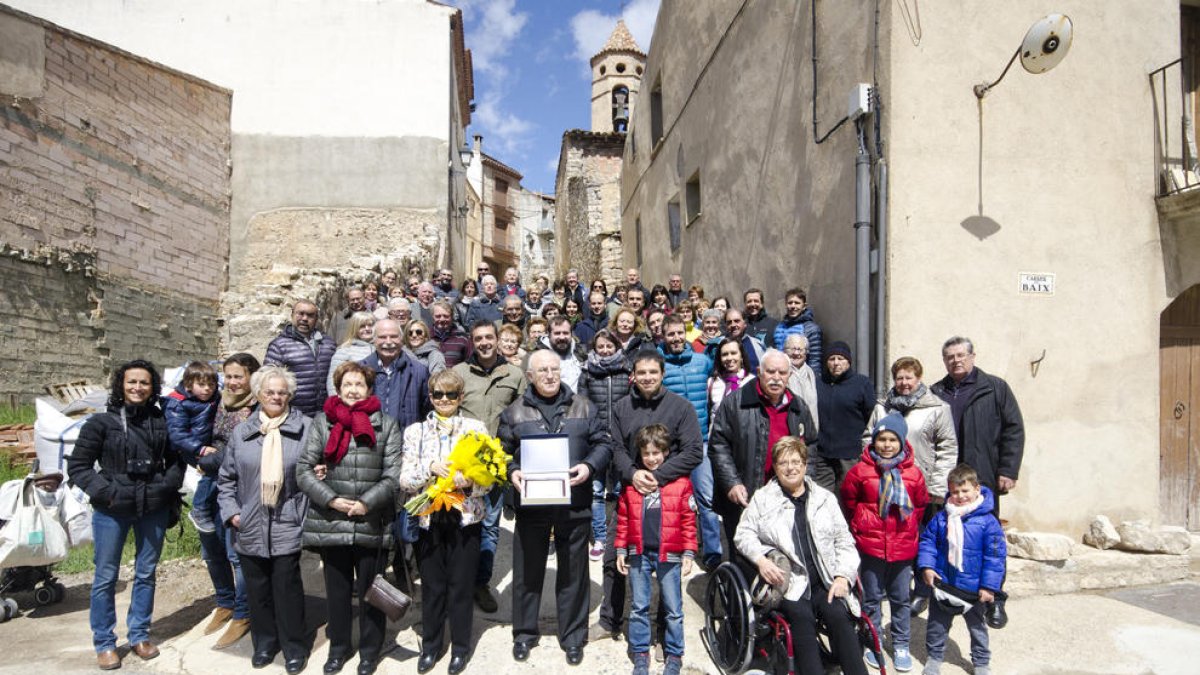 La Febró ret homenatge a dos dels seus veïns