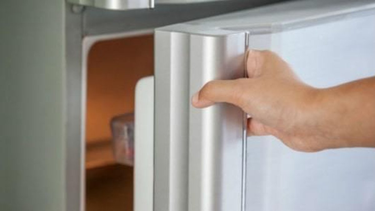 Encuentran en el congelador de su casa a un hombre que hacía una década que era muerto y con una carta que exime su mujer