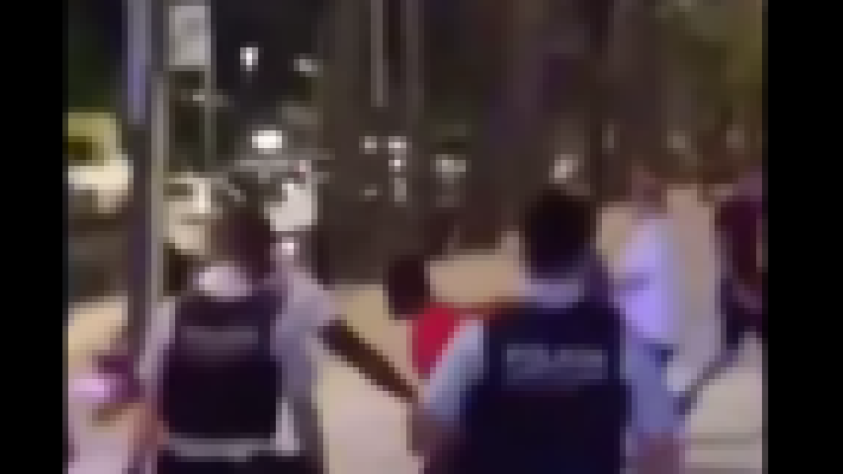 Tensió entre manters i Mossos al passeig de Segur de Callafell