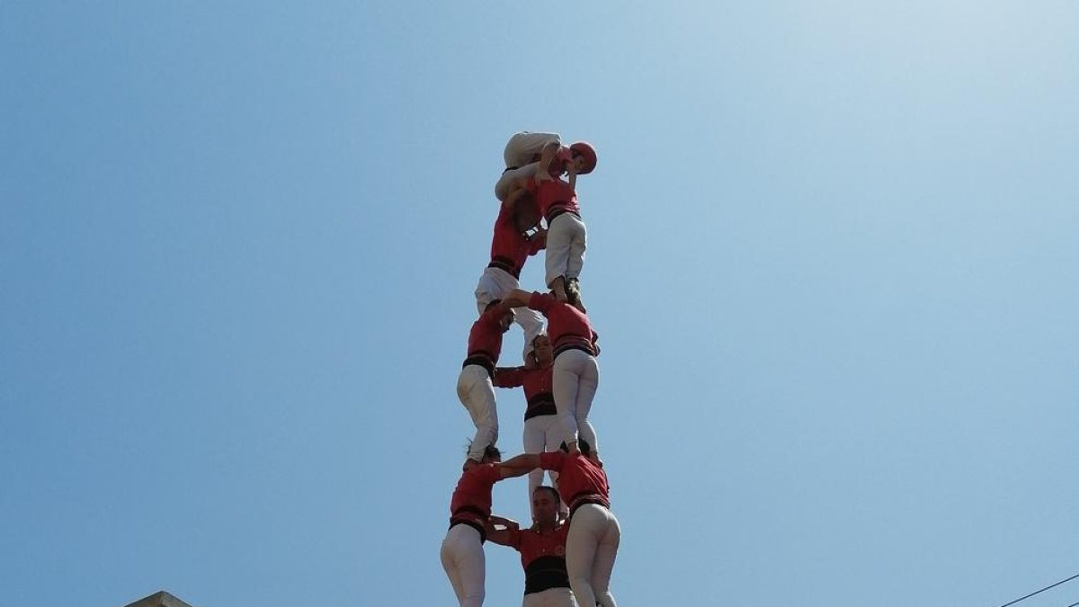 La Joves i la Jove estrenen plaça a Llorenç del Penedès amb castells de 9