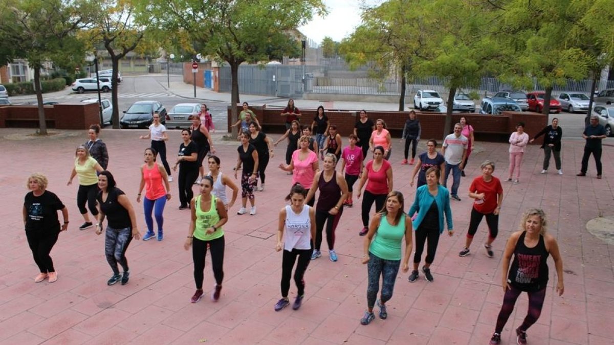El EAP La Granja-Torreforta celebra el Día Mundial de la Obesidad con una 'masterclass' de zumba