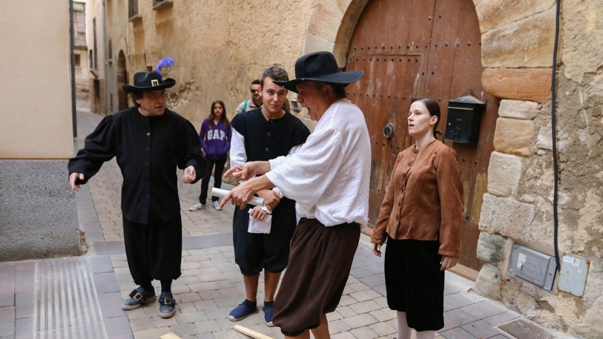 Los bandoleros se marchan de Alcover después de cuatro días de saqueos