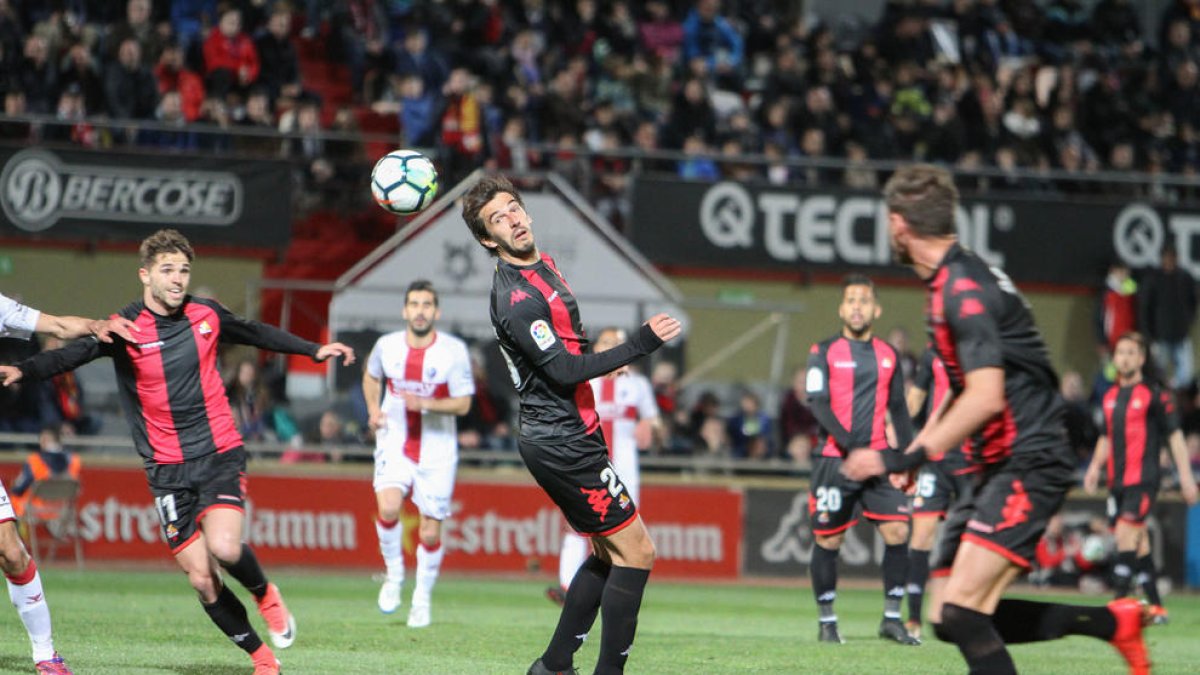 El Nàstic continua a la cerca d'un davanter corpulent i veu impossible l'arribada de Dejan Lekic, del Cádiz