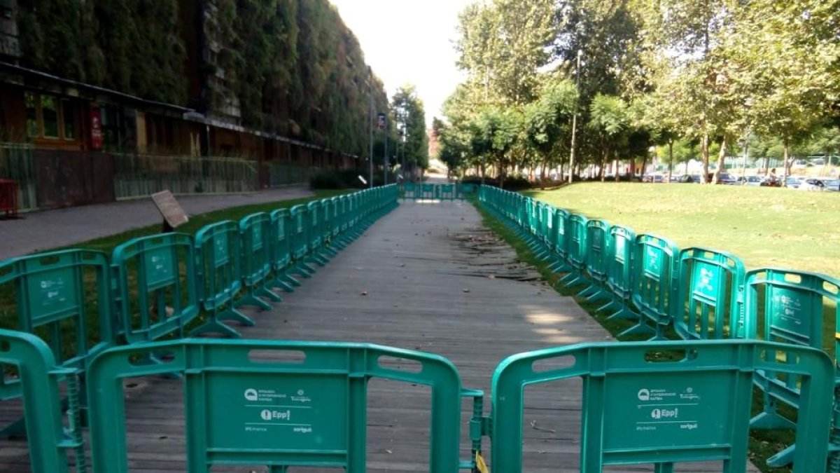 El paseo de la Tabacalera, cerrado