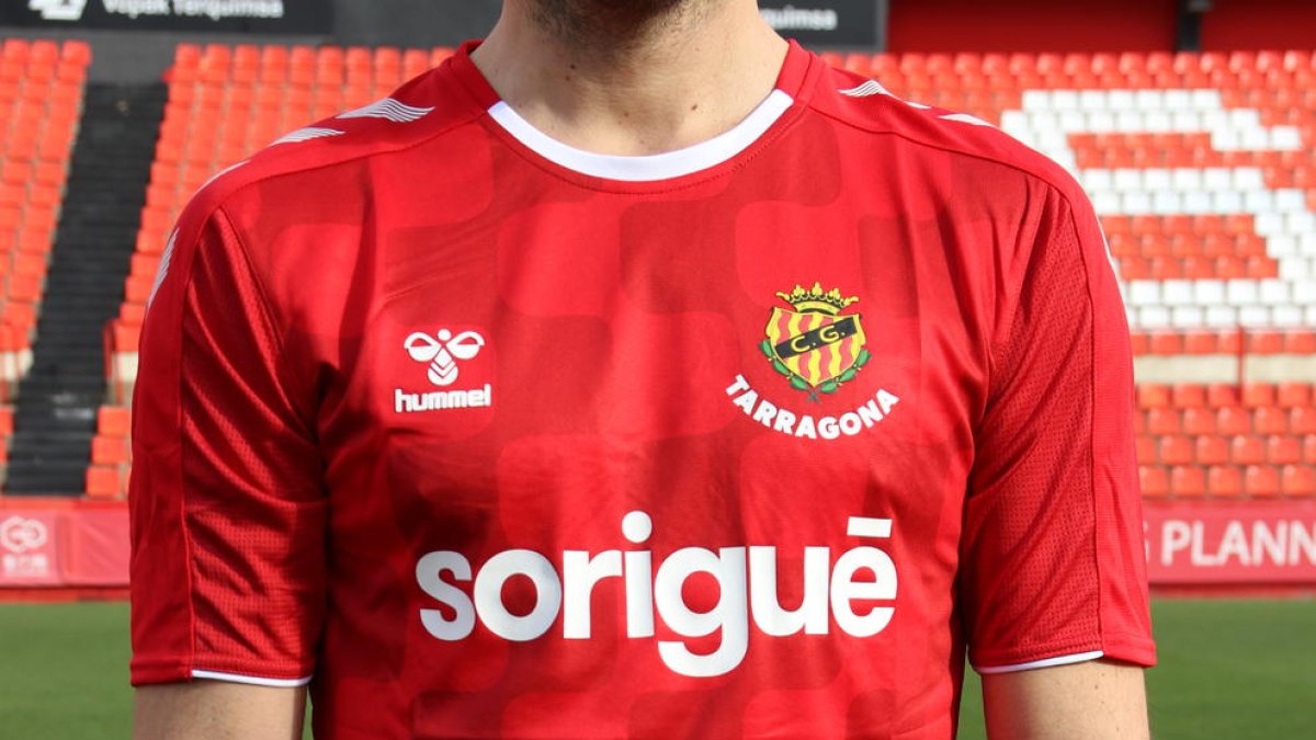 El Nàstic estrena camiseta para empezar un nuevo año más esperanzador