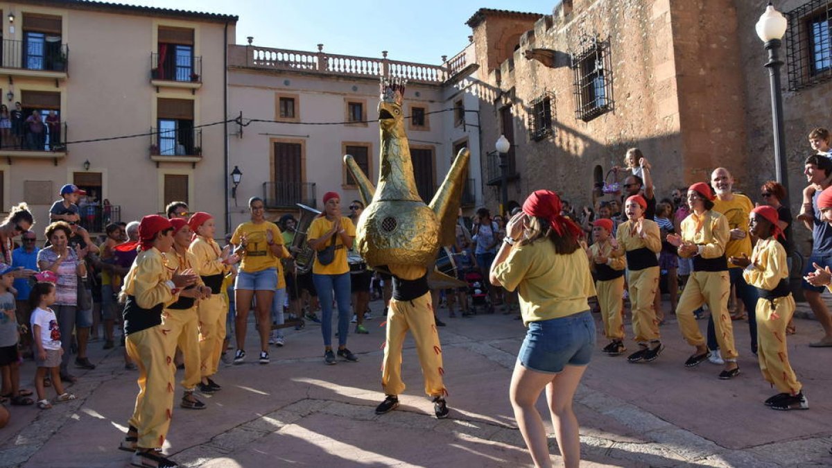 Ferran celebra les festes acostant les cultures de Tarragona i el Baix Gaià