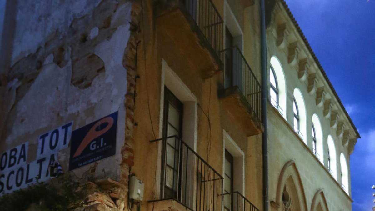 L'enderroc del 12 del carrer de la Concepció farà créixer el Centre de Lectura