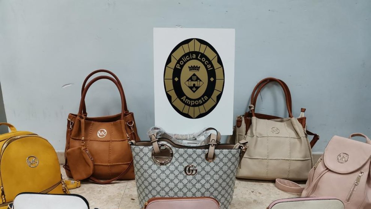 Intervenen diverses bosses de mà falsificades al mercat setmanal d'Amposta