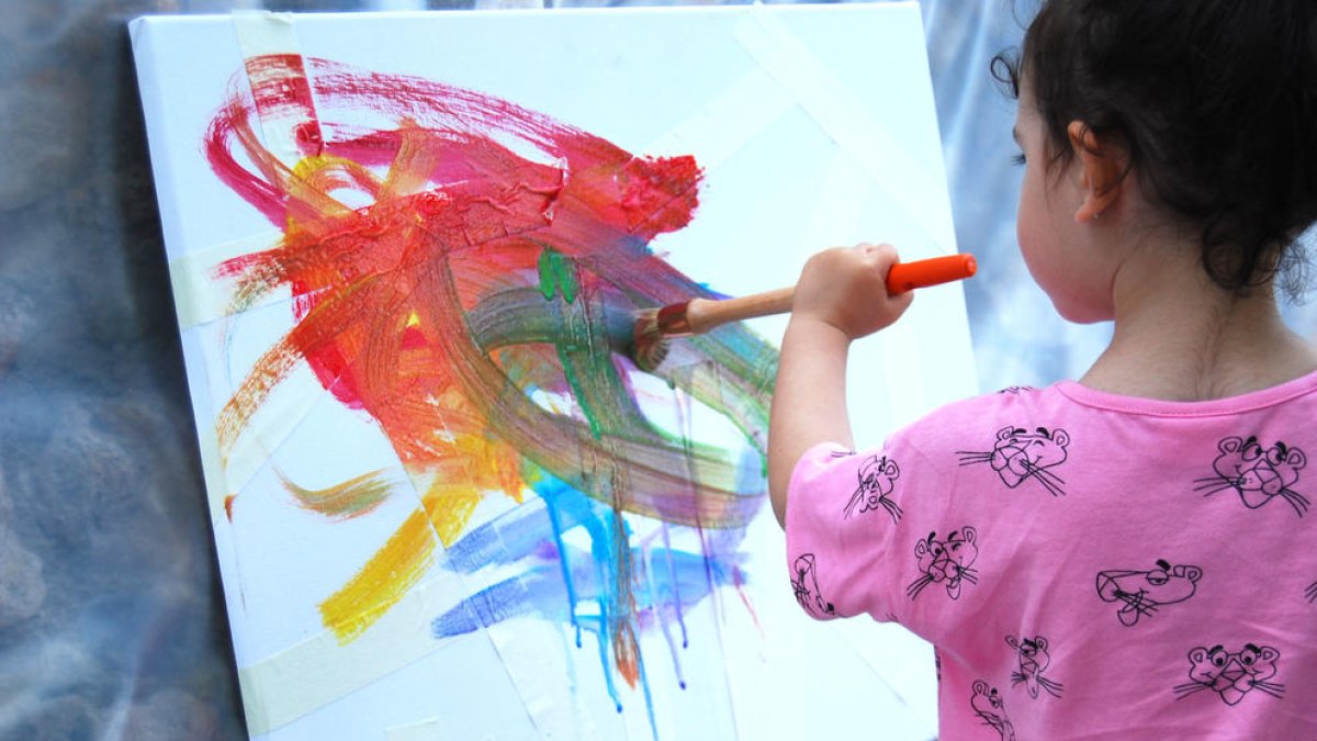 El Minipop oferirà una trentena de tallers per acostar l'art a petits i grans