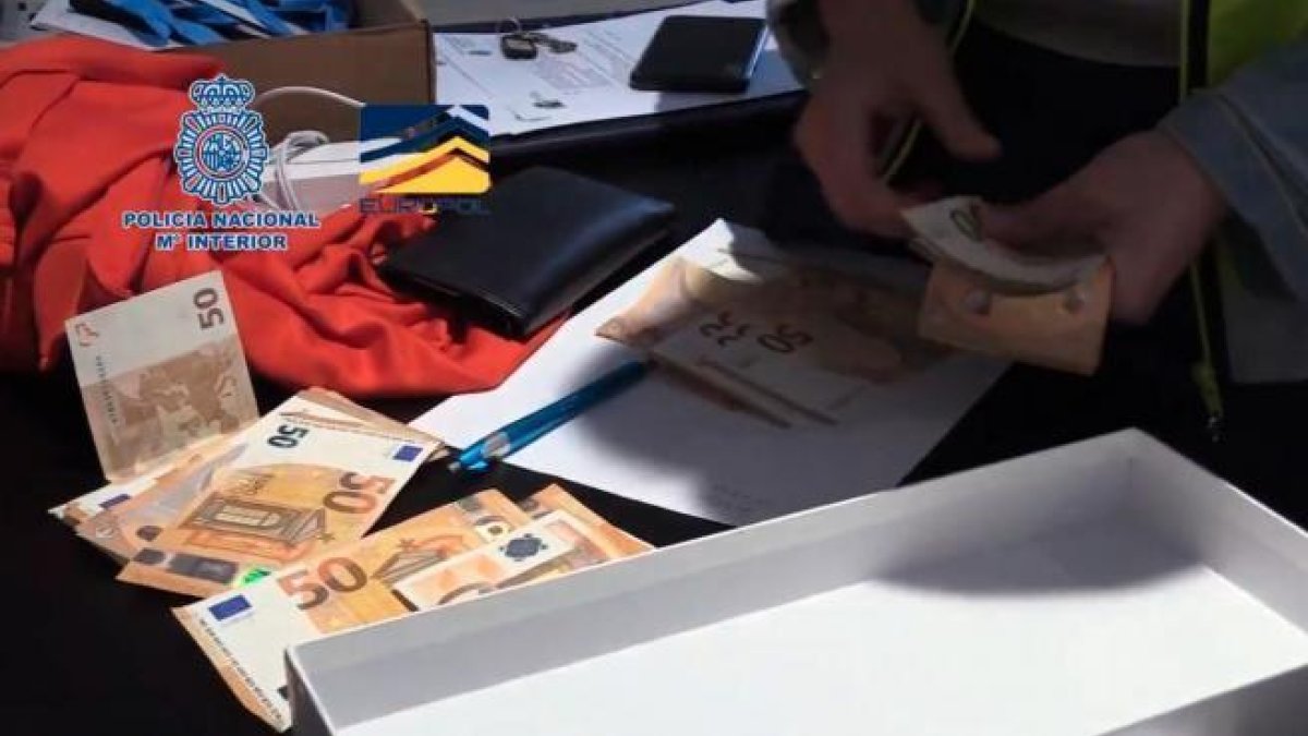 Operació Oikos, partits, futbol