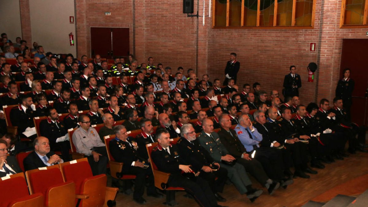 Día de las Escuadras, robos, agentes, Andreu Joan Martínez, Tierras del Ebro, intendente, reconocimientos, celebración