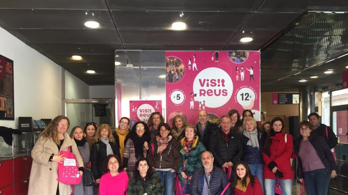 Guías de la Barcelona Guide Bureau visitan Reus en una jornada de formación