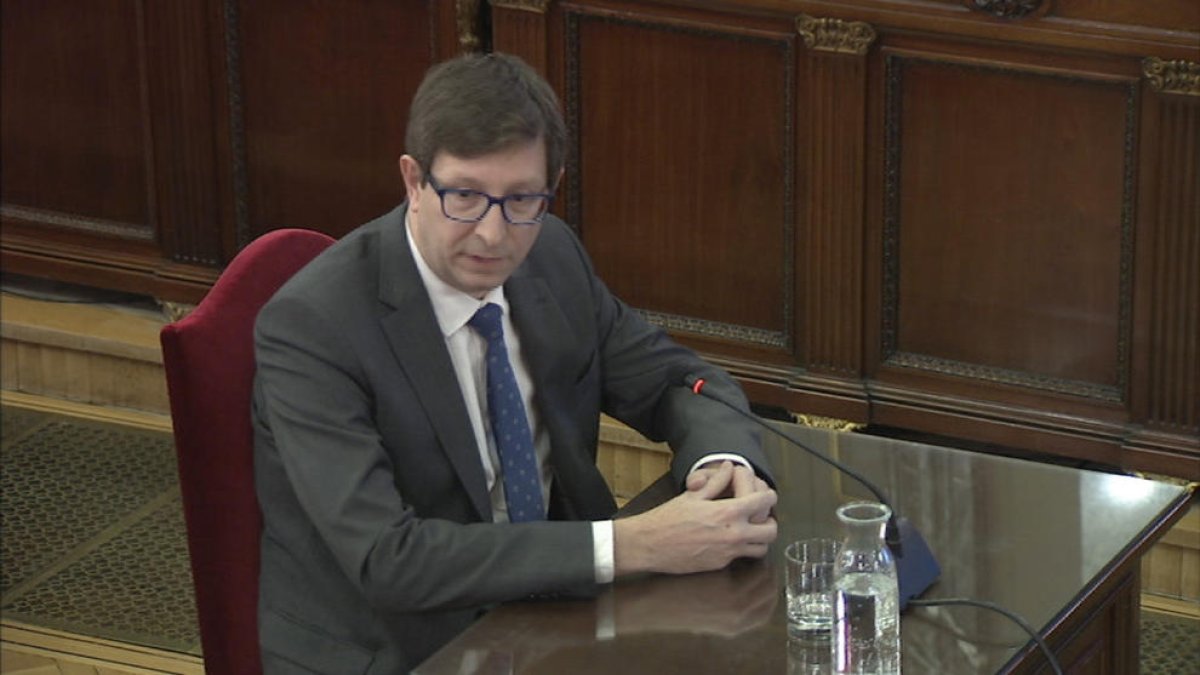 Mundó dice que firmar conjuntamente el decreto para hacer el 1-O «enfatizaba el carácter político del momento»