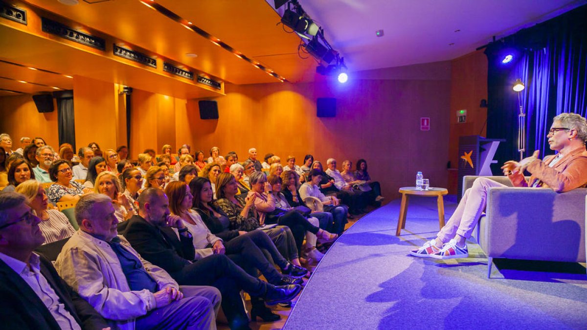 Boris Izaguirre llena el CaixaFòrum con sus mundos privados