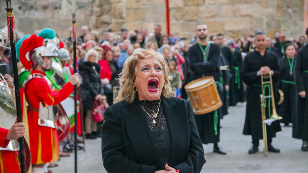 La Part Alta vive el quinto viacrucis de la Germandat dels Gitanos