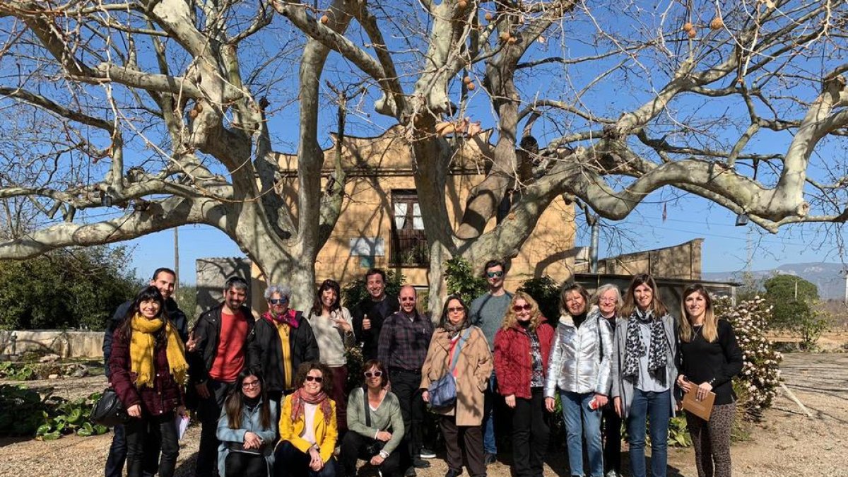 Un grupo de guías turístics oficiales visita los orígens de Gaudí en Riudoms