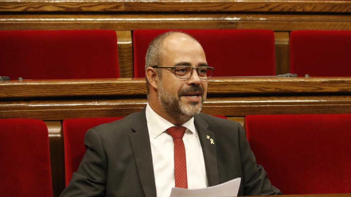 Buch defensa els Mossos i atribueix els aldarulls a «grups reduïts de manifestants violents»