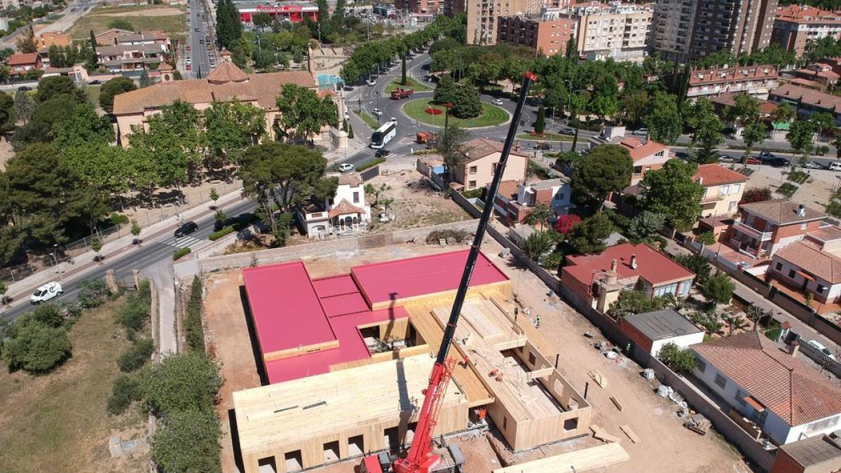 El centre d'Alzheimer instal·la els quatre mòduls i obrirà al setembre