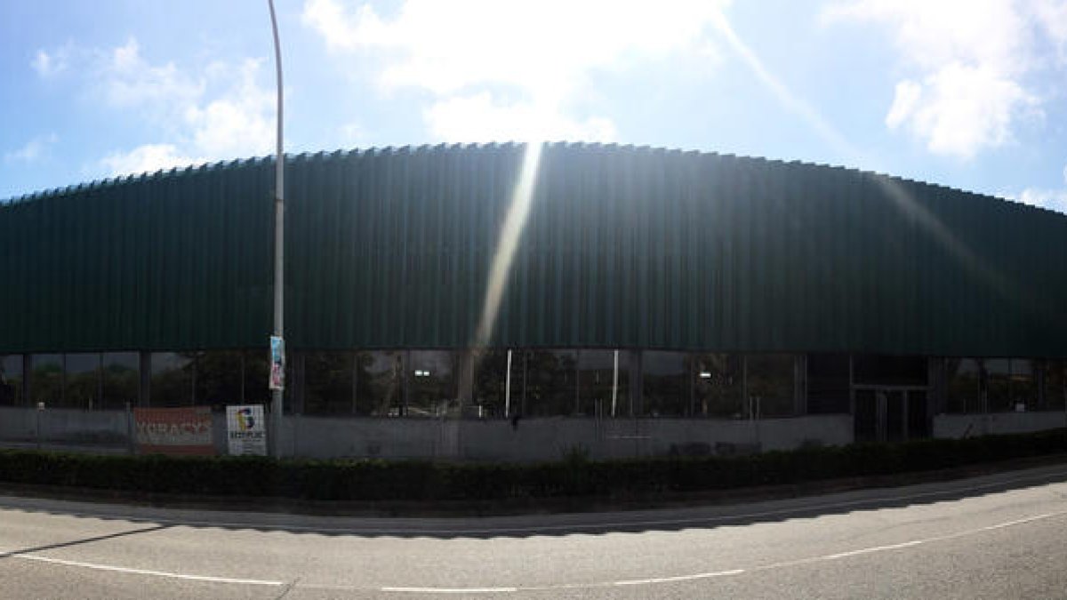 Les obres del pavelló Joan Ortoll s'endarrereixen fins a mitjans de setembre