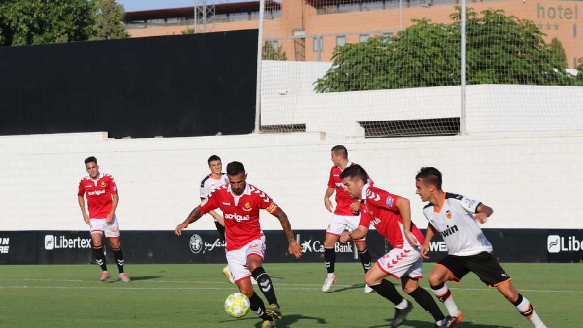 Prueba fallida de un Nàstic que cierra la pretemporada con derrota contra el Mestalla (3-1)
