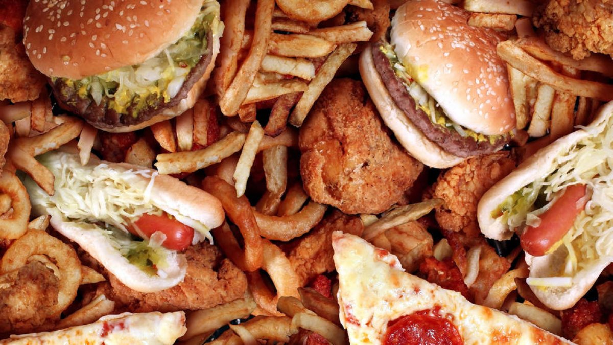 Un noi es queda cec després de només menjar patates fregides, pa, pernil i salsixes durant anys