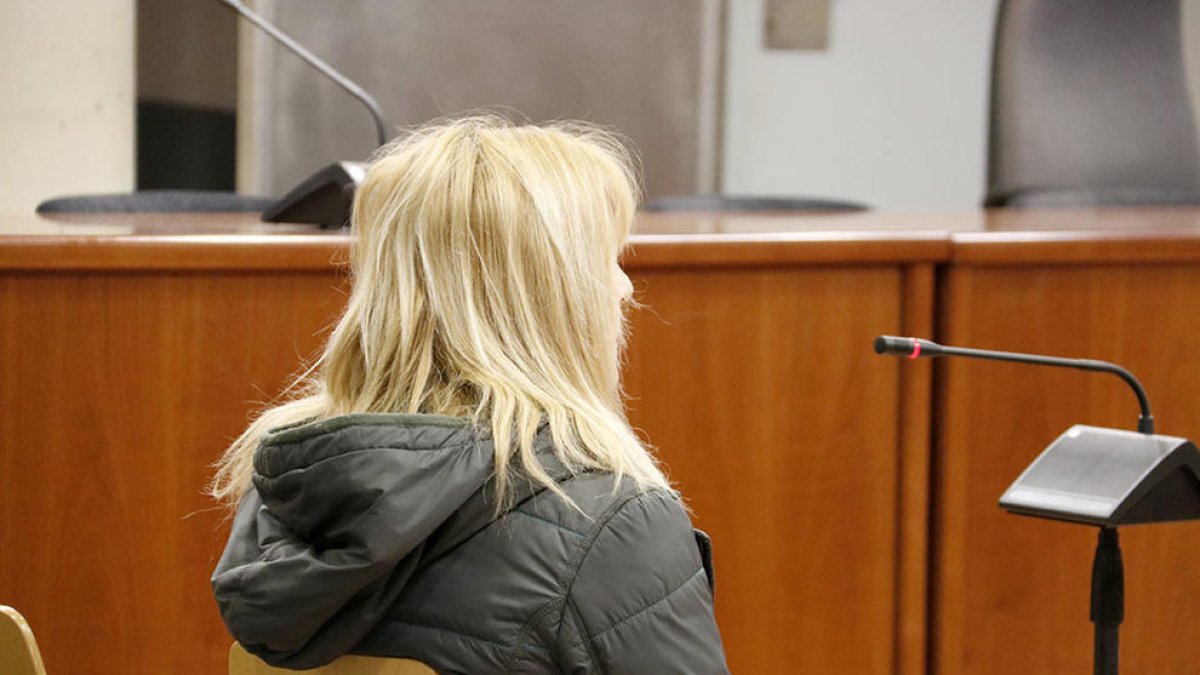 Condenada a tres años por querer matar al marido en Mollerussa e intentar drogarlo con unas natilles