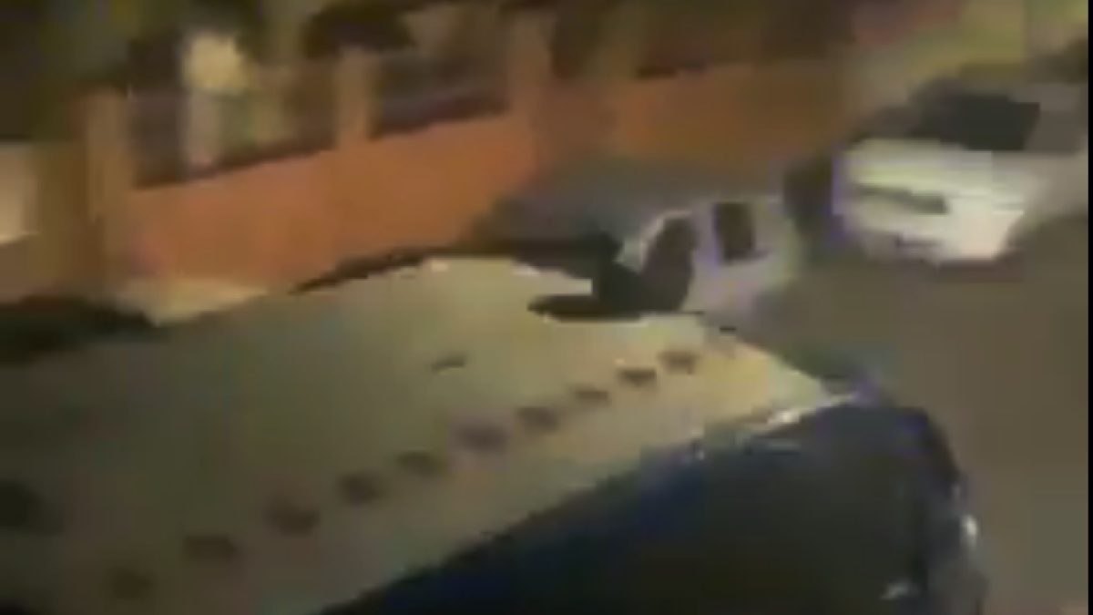 S'investiga el vídeo en què un mosso crida 'Veniu, som gent de pau'