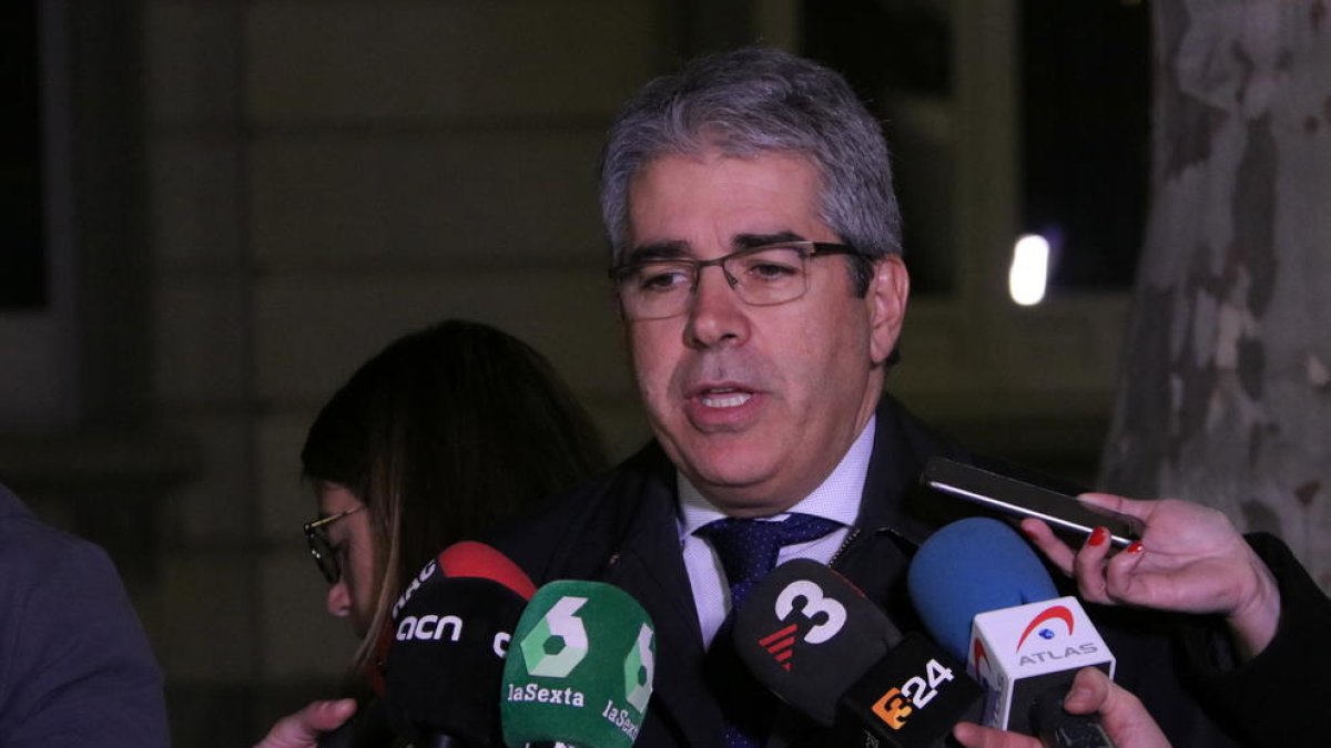 Homs lamenta que Espanya necessiti el Codi Penal per «mantenir-se unida» i creu que la Fiscalia està «fent el ridícul»