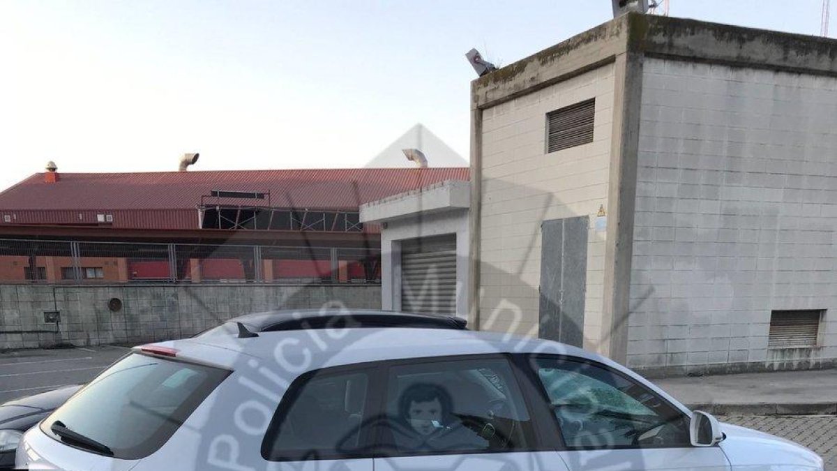 Recuperen un turisme al Vendrell utilitzat per robar