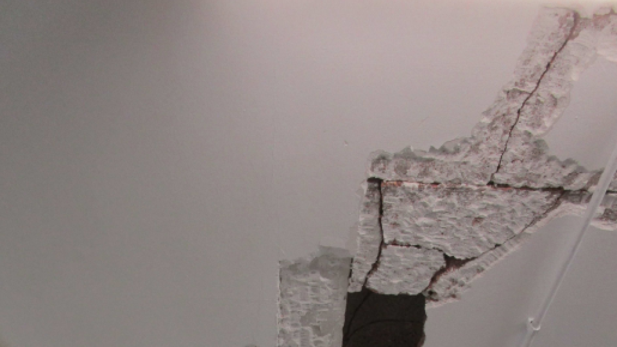 Repararán fisuras aparecidas en el techo de la Escuela Oficial de Idiomas