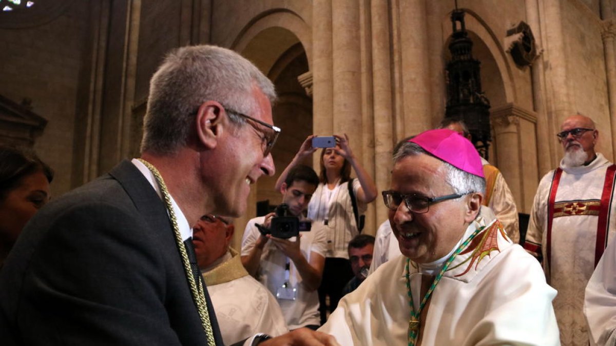 El arzobispo Joan Planelles firma una veintena de nuevos nombramientos