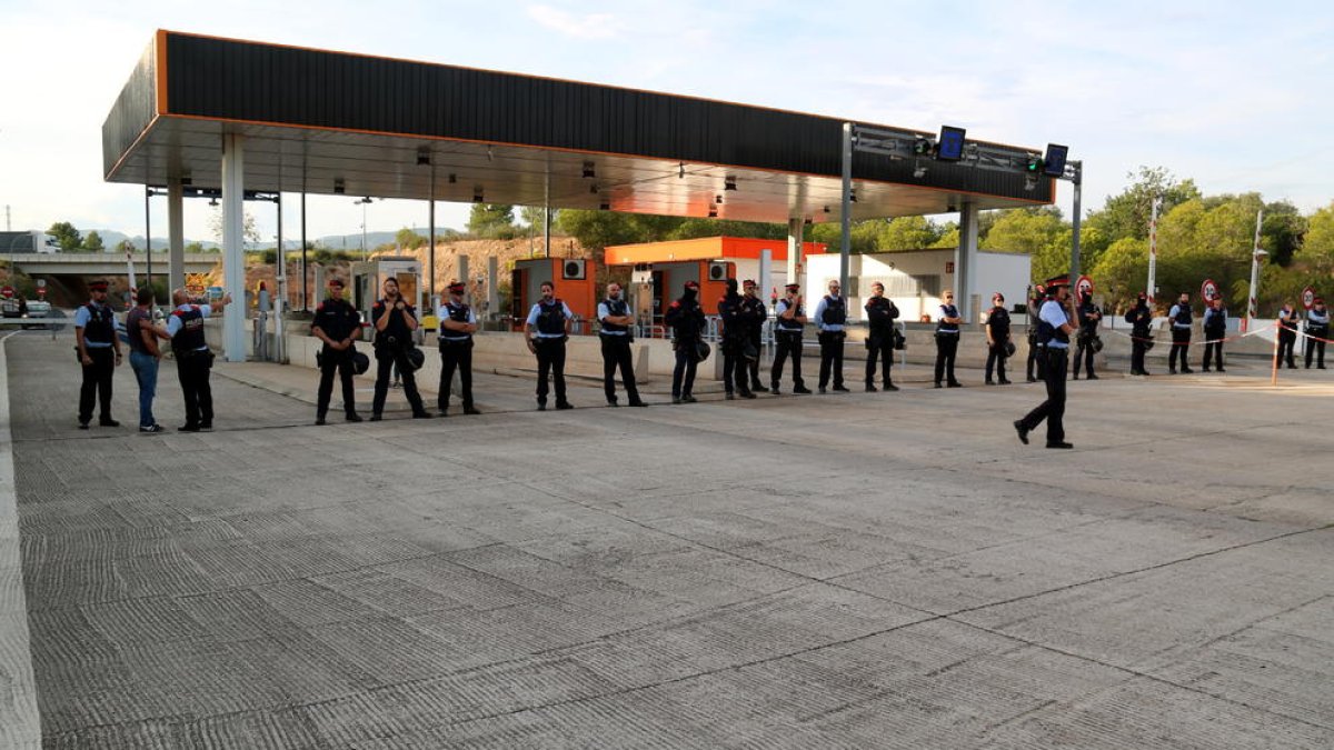 Antidisturbis, Ampolla, AP-7, tall, protesta, enfrontament, N-340, manifestants