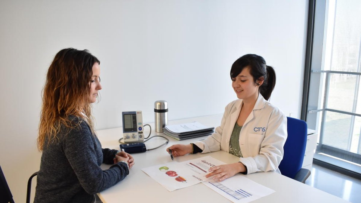 Busquen 40 voluntaris per a un estudi sobre l'efecte del consum de pomes per reduir el colesterol