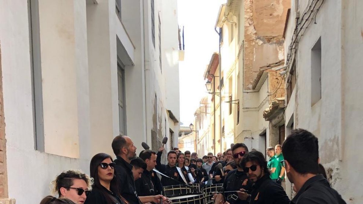 Los timbales del Serrallo resuenan con fuerza al histórico concurso de Híjar