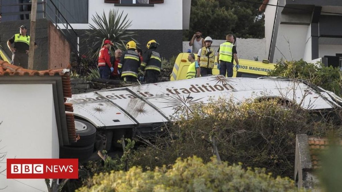 Almenys 28 turistes moren en l'accident d'un autocar a Madeira