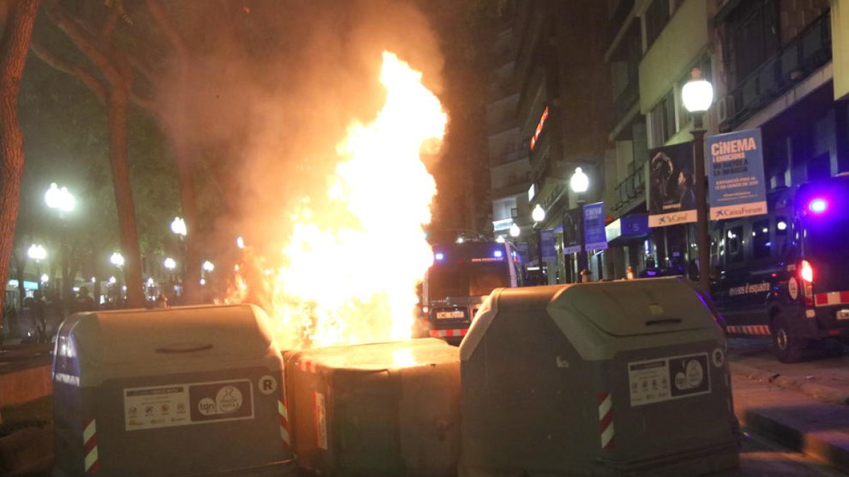 disturbis, Mossos d'Esquadra, protestes, Detencións, Policia Nacional, quarta nit d'aldarulls, aldarulls, manifestacions