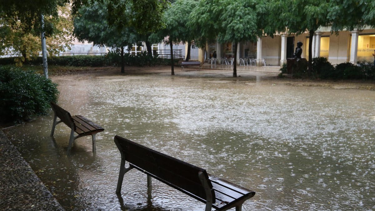 El Carme demana que s'actuï al drenatge de la plaça de la Patacada
