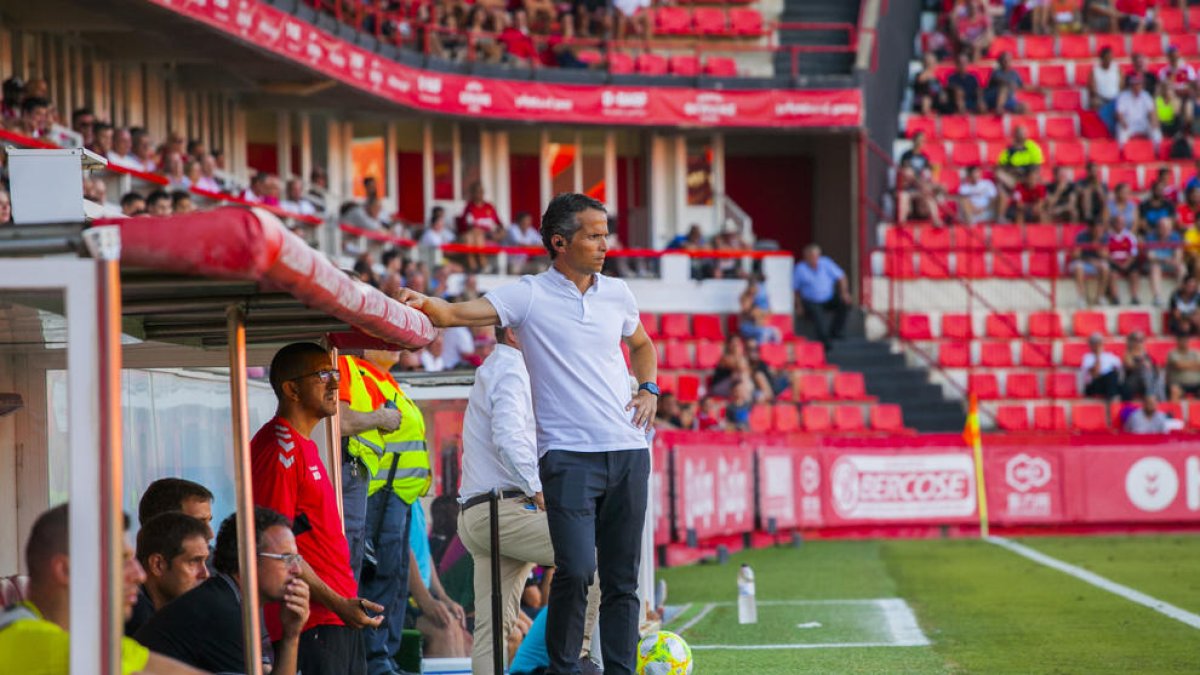 Xavi Bartolo: «Viti ha intentat sortir, però té contracte amb el club»