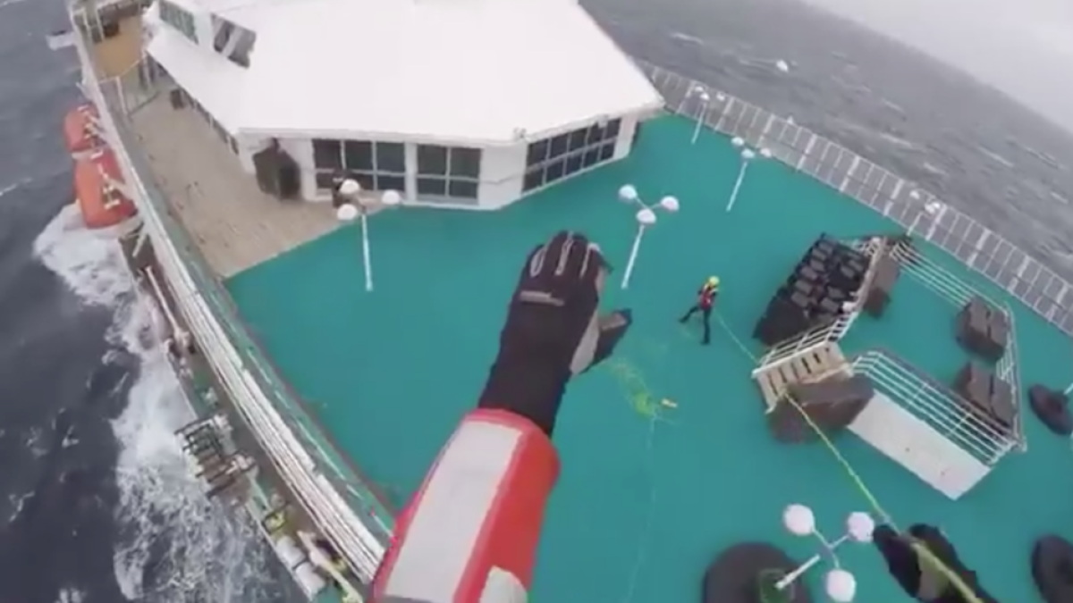 Un pasajero sufre un infarto a bordo de un crucero en Tarragona y es evacuado en helicóptero