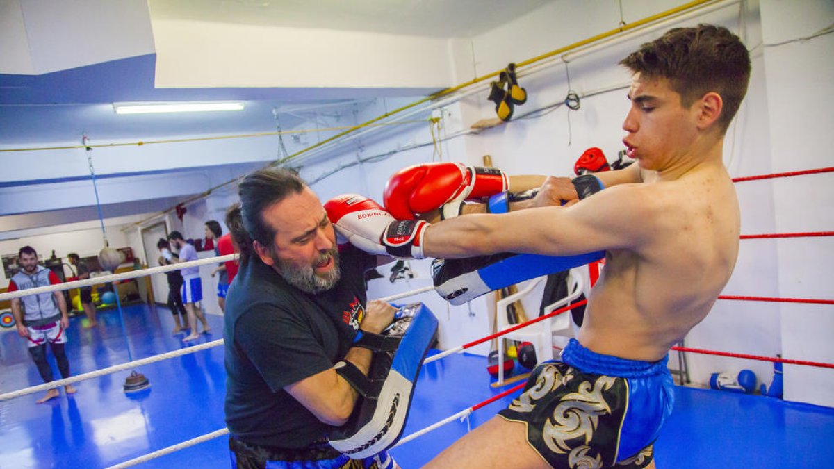 Xavi González va a per totes en el Mundial de Muay Thai a Tailàndia