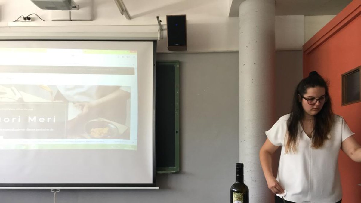 Roxana Tivadar de l'EHiT de Cambrils gana una beca de la DOP Siurana