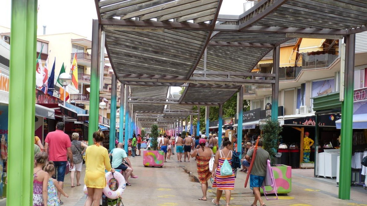 El Ayuntamiento de Salou pone en marcha una campaña de inspección de comercios