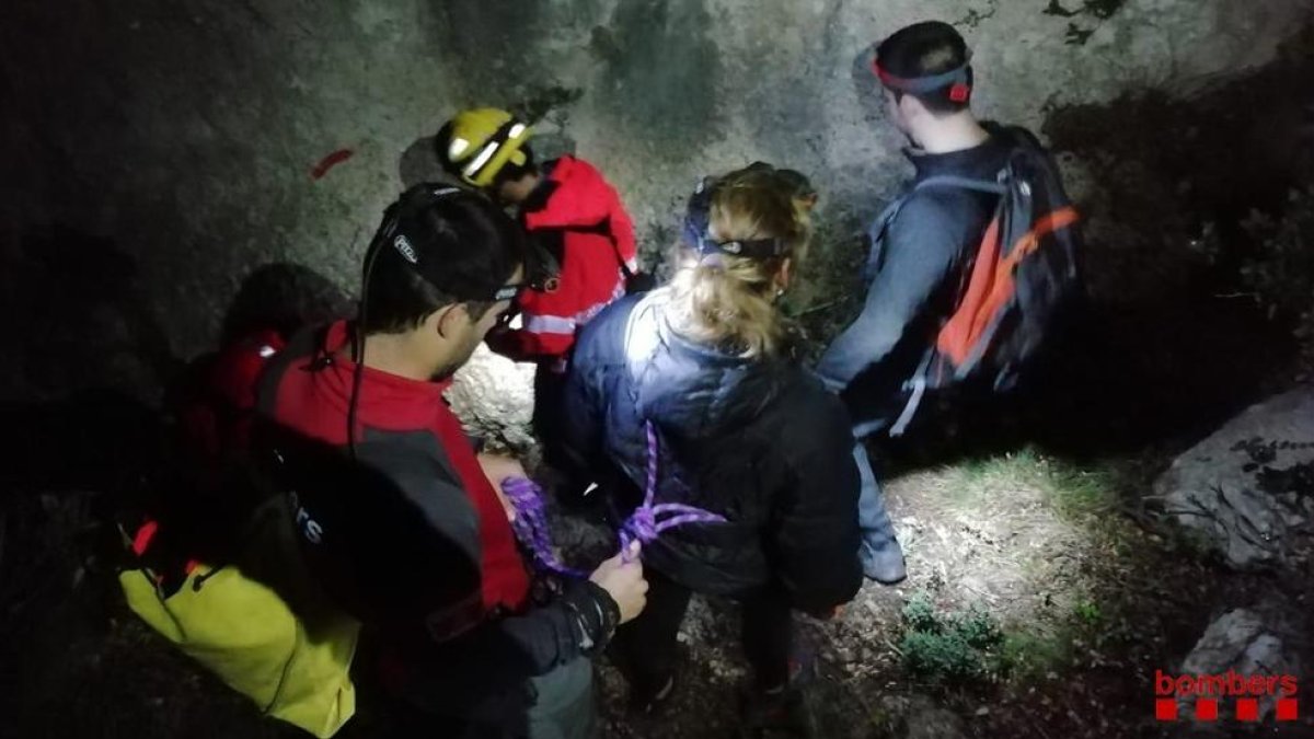 Rescaten una parella d'excursionistes perduda a Alfara de Carles