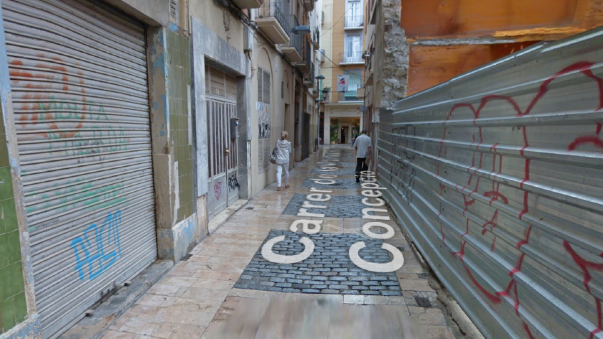 La Guàrdia Urbana de Reus denuncia un veí per maltractar un gos